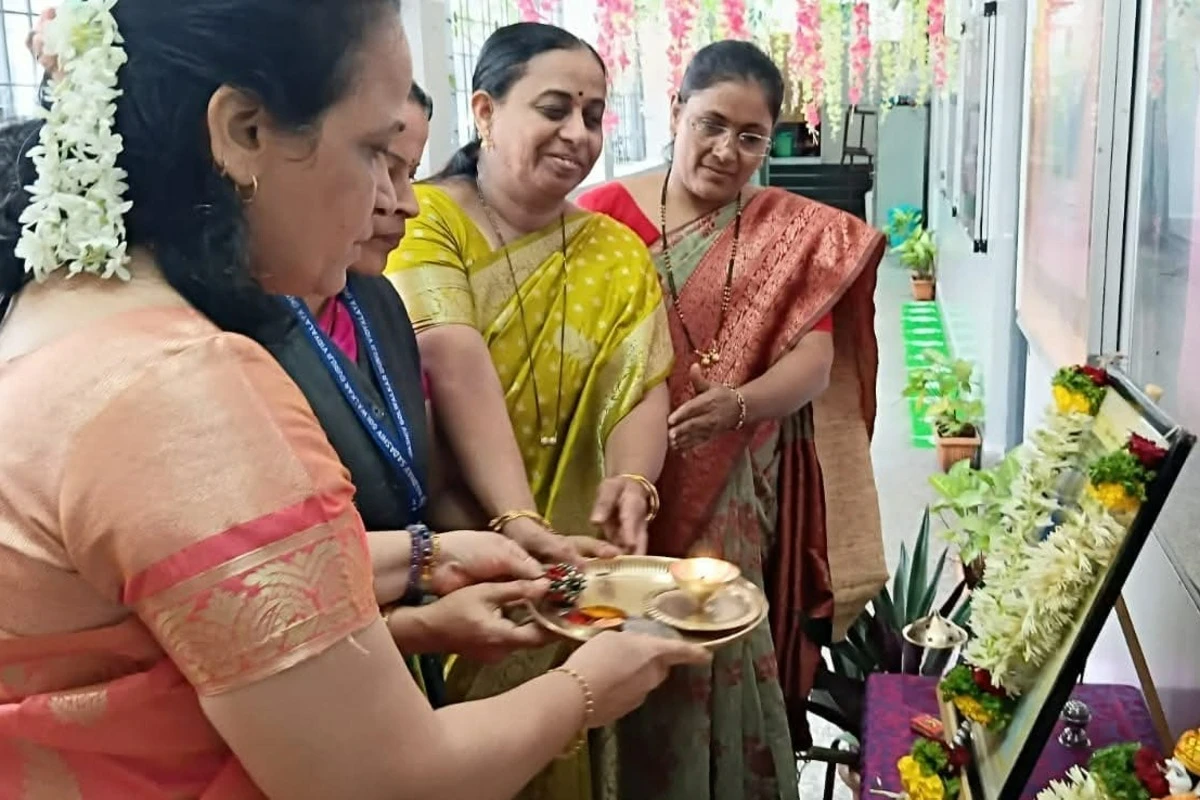 पानोपानी फुले उमलती, फुलपाखरे वर भिरभिरते – खेळ गटाचा आनंददायक पहिला दिवस